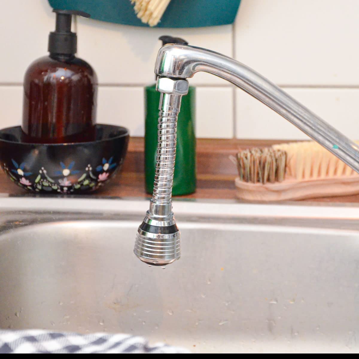 Difusor de Grifo Giratorio 360º – Instalación Rápida y Adaptable para la Mayoría de Grifos Estándar