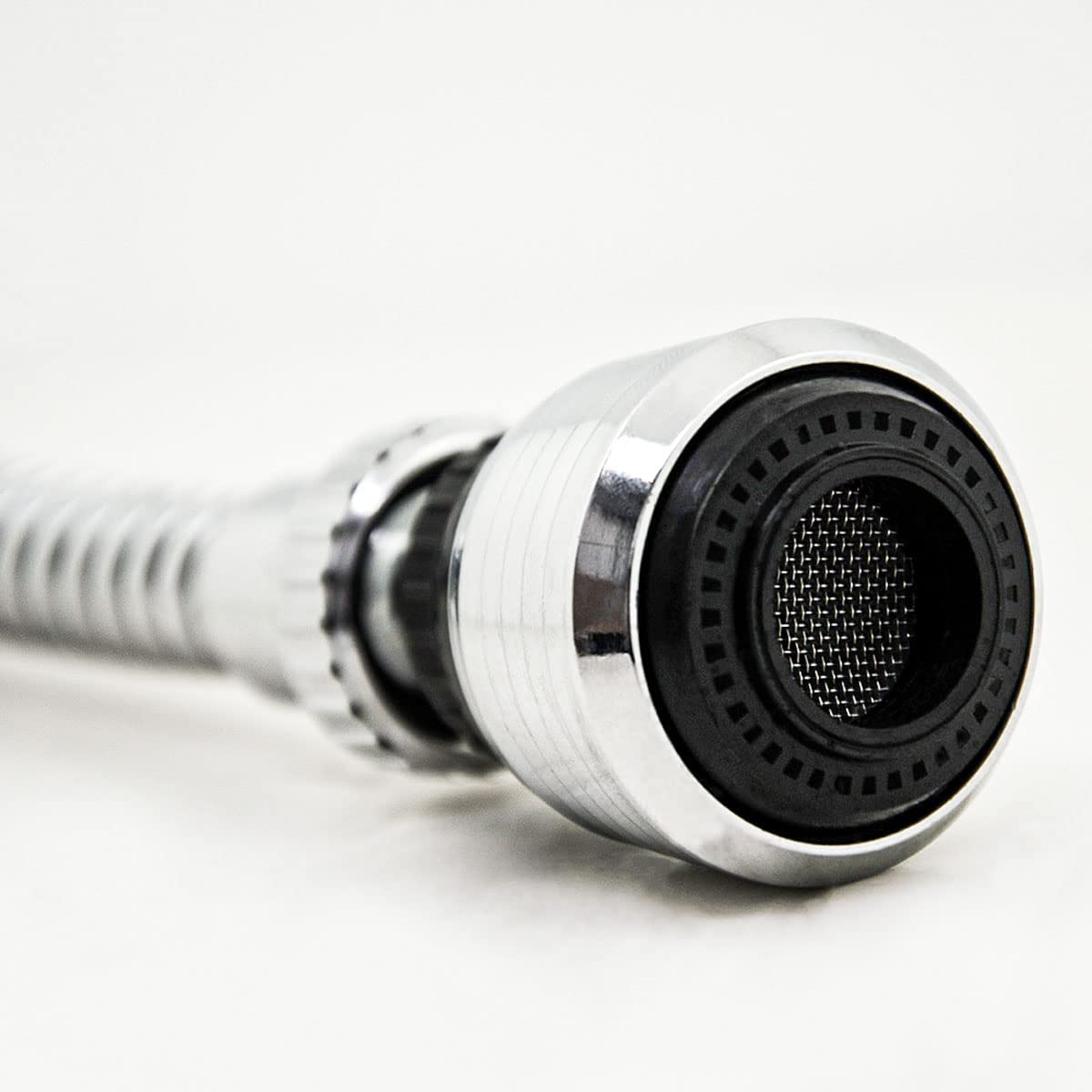 Difusor de Grifo Giratorio 360º – Instalación Rápida y Adaptable para la Mayoría de Grifos Estándar